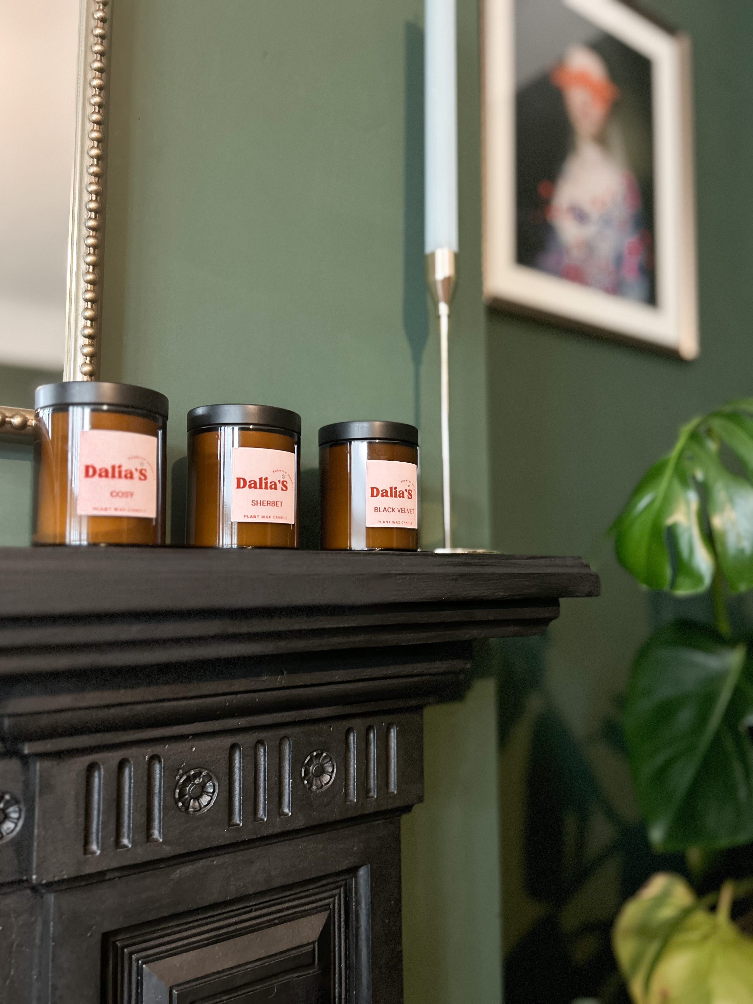 Black Velvet Candle - Warm Vanilla & Pink pepper